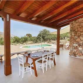 4 bedroom villa with pool, Castellammare del Golfo, sleeps 8-9